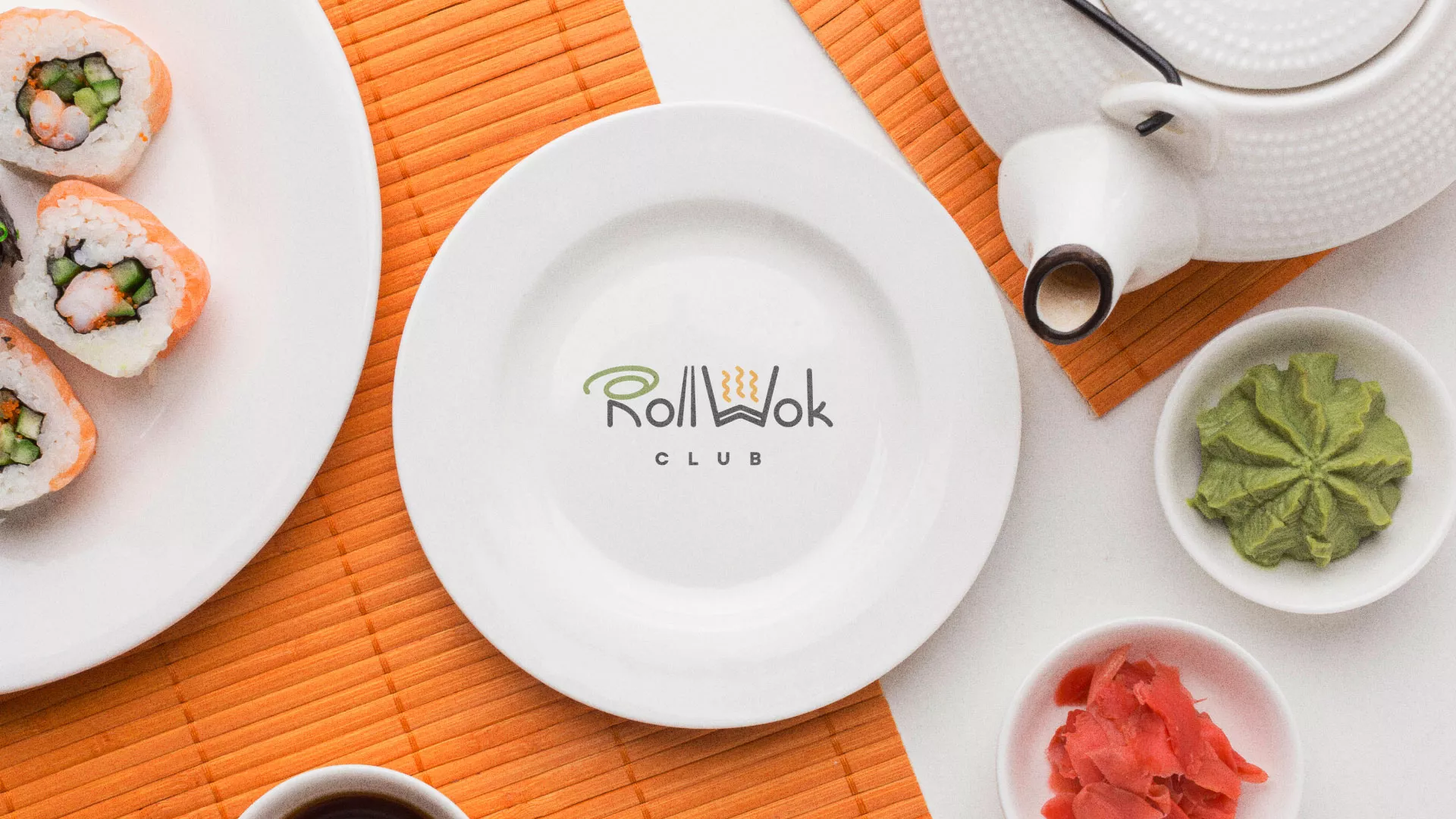 Разработка логотипа и фирменного стиля суши-бара «Roll Wok Club» в Бокситогорске